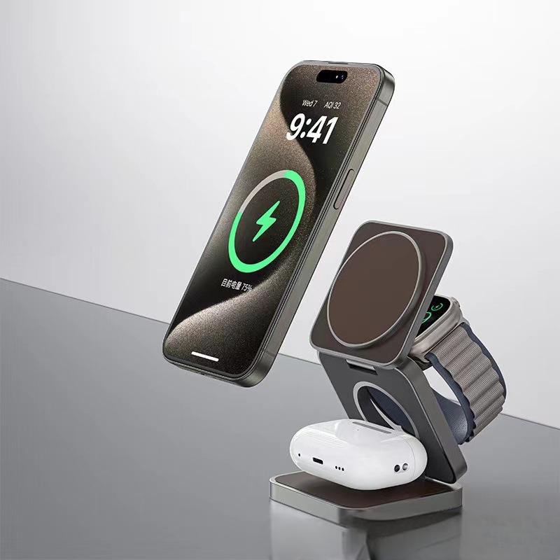 3-in-1 Foldable Magnetic Wireless Charging Dock